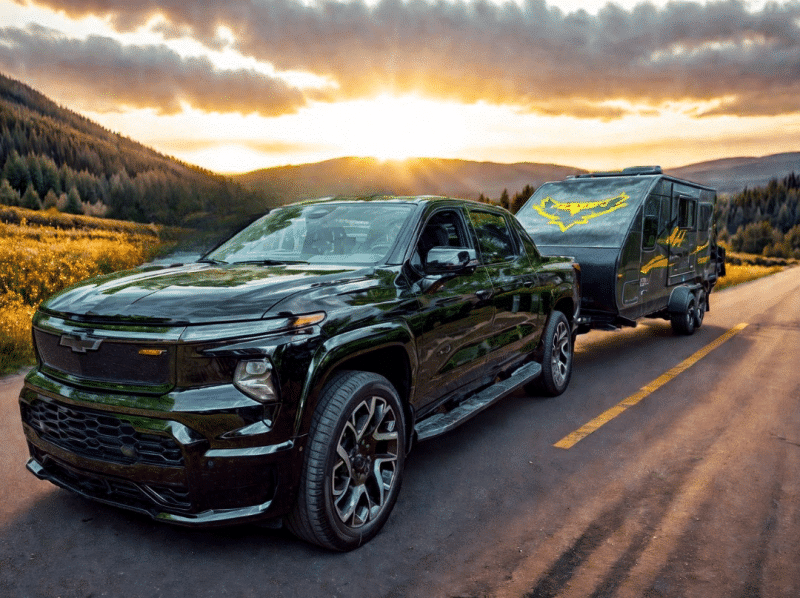 Mieten Pickup Truck mit Wohnwagen elektrisch